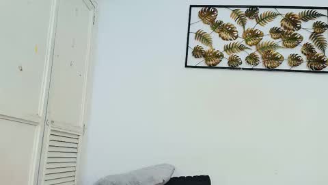 Snapshot of natalia_aguirre chatting on 09/14/25, 12:15 Naty online show from 09/14/25, 12:15