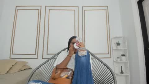 Snapshot of natalia_aguirre chatting on 09/27/25, 12:21 Naty online show from 09/27/25, 12:21