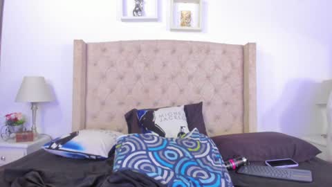 Snapshot of natalia_collinslim chatting on 01/29/25, 06:22 Natalia online show from 01/29/25, 06:22