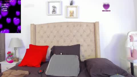 Snapshot of natalia_collinslim chatting on 03/05/25, 03:40 Natalia online show from 03/05/25, 03:40