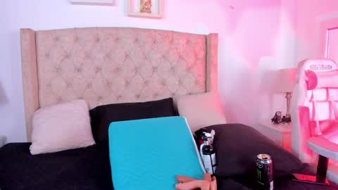 Snapshot of natalia_collinslim chatting on 09/12/25, 03:06 Natalia online show from 09/12/25, 03:06