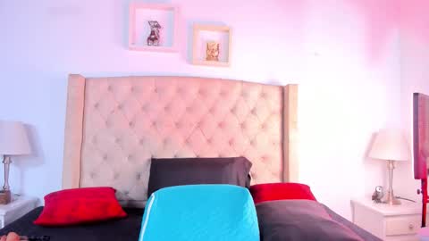 Snapshot of natalia_collinslim chatting on 09/20/25, 03:51 Natalia online show from 09/20/25, 03:51