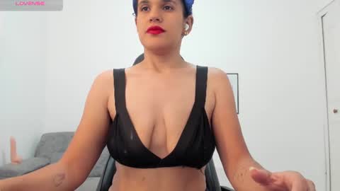 Snapshot of natalia_curvy1 chatting on 07/16/26, 05:52 Nathalia online show from 07/16/26, 05:52