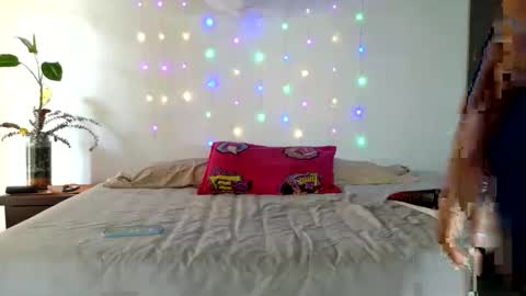 CATHALINA NATA online show from 12/18/25, 02:34