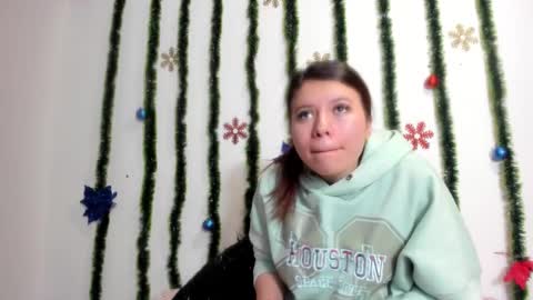 Natalia Walker online show from 12/22/25, 12:24