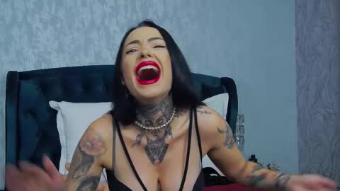 Natalia Cristal online show from 12/02/25, 06:41