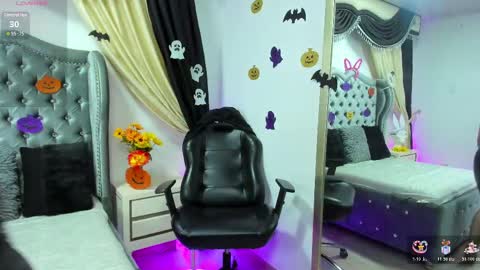 Natalia  online show from 10/24/25, 11:06