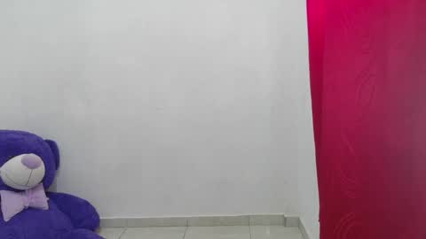 nataliavela online show from 04/19/26, 06:10