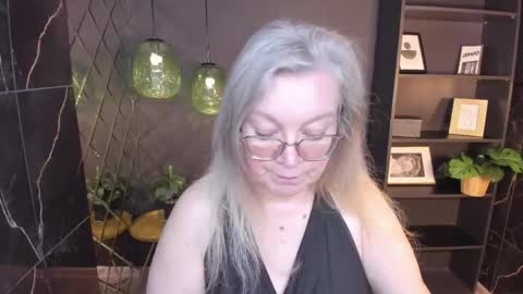 Snapshot of natalicloud chatting on 05/11/26, 02:45 NataliCloud online show from 05/11/26, 02:45