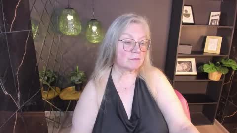 Snapshot of natalicloud chatting on 05/11/26, 04:04 NataliCloud online show from 05/11/26, 04:04