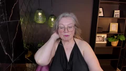 Snapshot of natalicloud chatting on 05/17/26, 01:18 NataliCloud online show from 05/17/26, 01:18