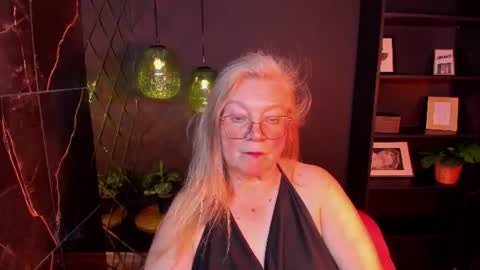 Snapshot of natalicloud chatting on 06/11/26, 01:20 NataliCloud online show from 06/11/26, 01:20