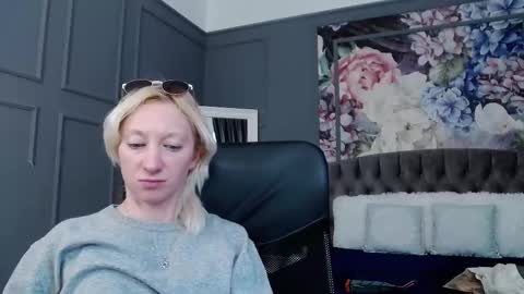 Natalie online show from 02/11/25, 02:13