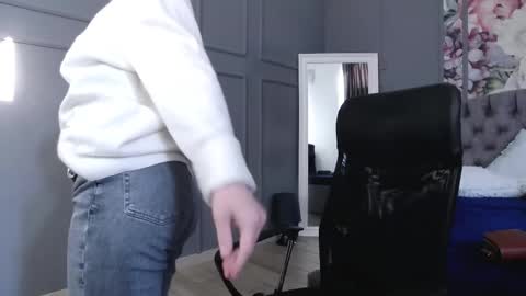 Natalie online show from 02/20/25, 07:23