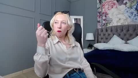 Natalie online show from 03/03/25, 07:21