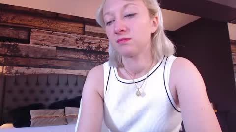 Snapshot of natalie_bitton chatting on 05/06/26, 08:19 Natalie online show from 05/06/26, 08:19