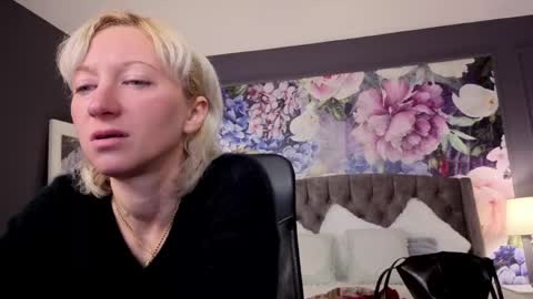 Snapshot of natalie_bitton chatting on 05/10/26, 05:45 Natalie online show from 05/10/26, 05:45