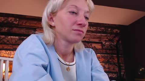 Snapshot of natalie_bitton chatting on 05/21/26, 08:10 Natalie online show from 05/21/26, 08:10