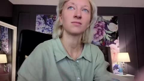 Snapshot of natalie_bitton chatting on 05/31/26, 07:59 Natalie online show from 05/31/26, 07:59