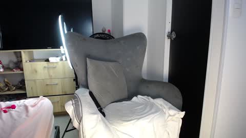 Natalia online show from 12/04/24, 10:08