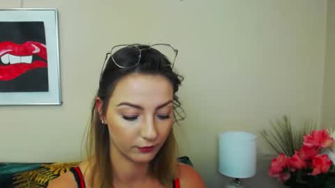 Snapshot of natalie_live chatting on 02/14/25, 07:38 NatalieSexy online show from 02/14/25, 07:38
