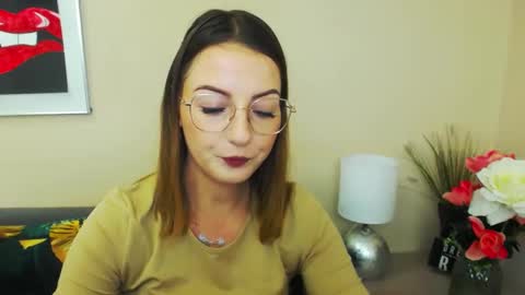 Snapshot of natalie_live chatting on 02/18/25, 07:21 NatalieSexy online show from 02/18/25, 07:21