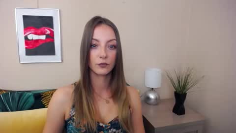 Snapshot of natalie_live chatting on 05/20/26, 06:30 NatalieSexy online show from 05/20/26, 06:30