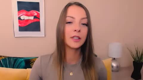 Snapshot of natalie_live chatting on 05/21/26, 06:20 NatalieSexy online show from 05/21/26, 06:20