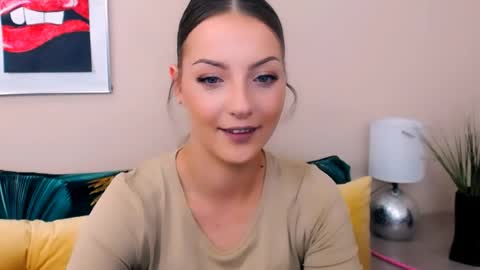 Snapshot of natalie_live chatting on 06/16/26, 06:16 NatalieSexy online show from 06/16/26, 06:16