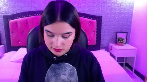 natalie  online show from 11/28/25, 03:20