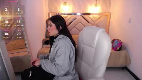 natalie  online show from 03/18/26, 08:01