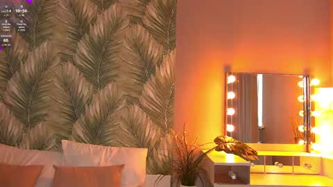 nataliecroft online show from 04/21/26, 08:31