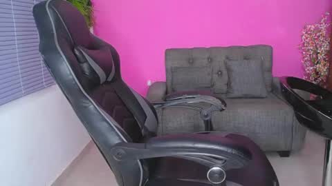 NATALIA online show from 02/04/25, 10:54