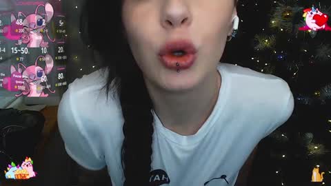 Snapshot of natalimillers chatting on 12/22/24, 10:06 Natali online show from 12/22/24, 10:06