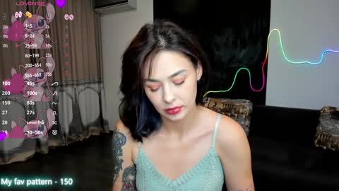 Snapshot of natalimillers chatting on 10/03/25, 11:40 Natali online show from 10/03/25, 11:40