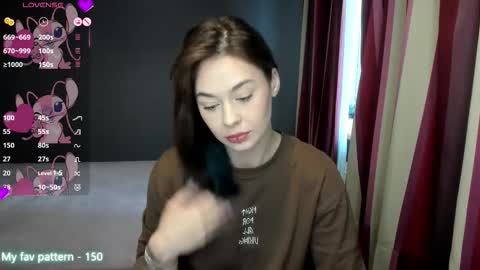 Snapshot of natalimillers chatting on 10/19/25, 05:41 Natali online show from 10/19/25, 05:41