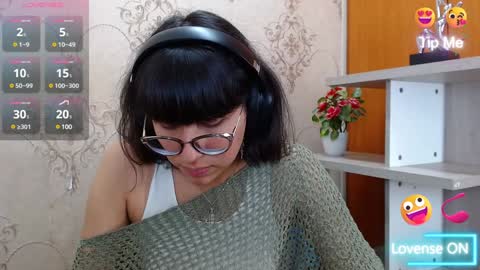 Snapshot of nataly_cloud chatting on 12/17/24, 01:27 N A T A L Y online show from 12/17/24, 01:27