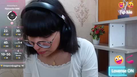 Snapshot of nataly_cloud chatting on 12/18/24, 04:06 N A T A L Y online show from 12/18/24, 04:06