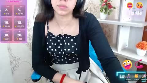 Snapshot of nataly_cloud chatting on 12/22/24, 12:27 N A T A L Y online show from 12/22/24, 12:27