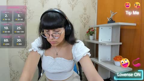 Snapshot of nataly_cloud chatting on 01/29/25, 01:17 N A T A L Y online show from 01/29/25, 01:17