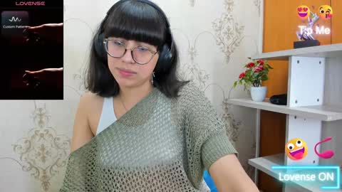 Snapshot of nataly_cloud chatting on 02/01/25, 01:20 N A T A L Y online show from 02/01/25, 01:20