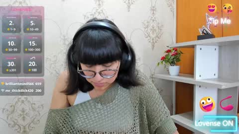 Snapshot of nataly_cloud chatting on 02/01/25, 04:33 N A T A L Y online show from 02/01/25, 04:33