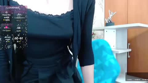 Snapshot of nataly_cloud chatting on 02/07/25, 01:22 N A T A L Y online show from 02/07/25, 01:22