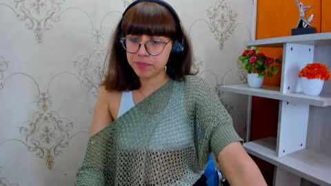 Snapshot of nataly_cloud chatting on 03/03/25, 12:27 N A T A L Y online show from 03/03/25, 12:27
