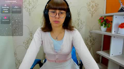 Snapshot of nataly_cloud chatting on 03/08/25, 12:52 N A T A L Y online show from 03/08/25, 12:52