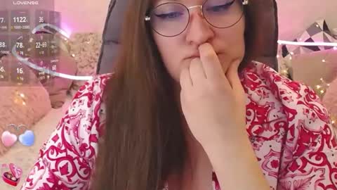 Snapshot of nataly_cute1 chatting on 01/25/25, 05:51 Nataly online show from 01/25/25, 05:51