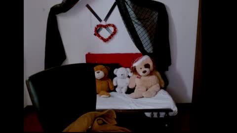 Nataly Escobar online show from 03/07/25, 12:01