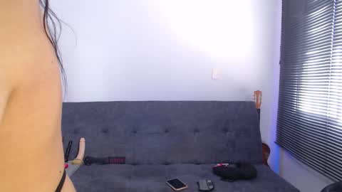   online show from 04/25/26, 05:43