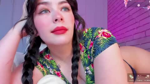 Snapshot of natalyhayes chatting on 05/15/26, 12:01 Nataly online show from 05/15/26, 12:01