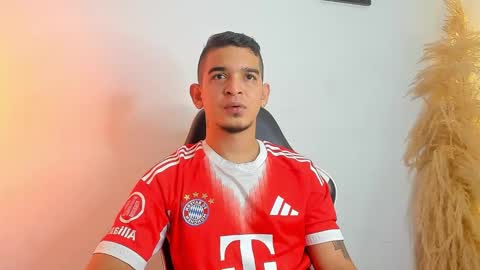 Snapshot of natan_77 chatting on 11/30/25, 01:20 natan_77 online show from 11/30/25, 01:20